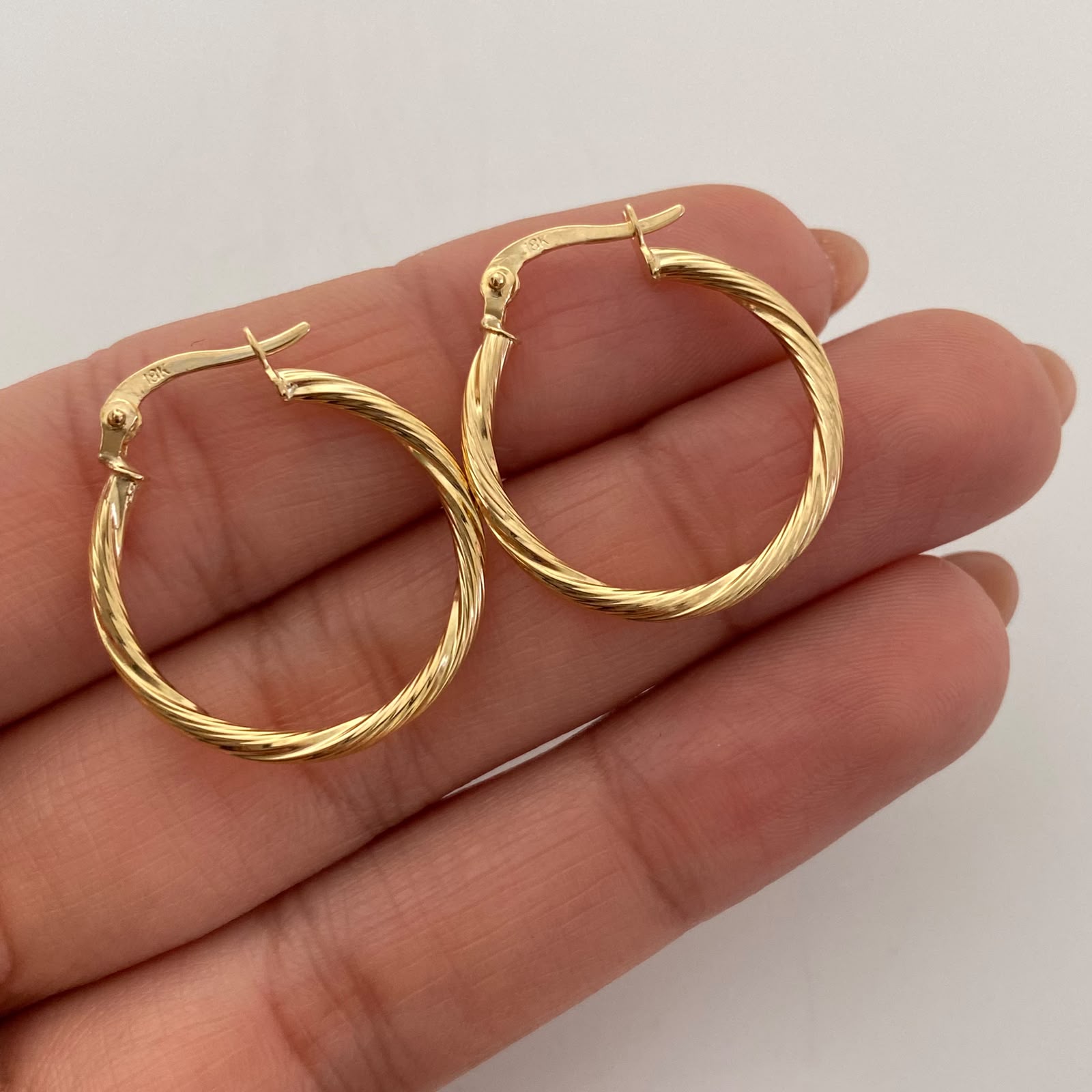 Candonga Entorchada Oro amarillo 18k 1,6 Gr / 2,4 Cm
