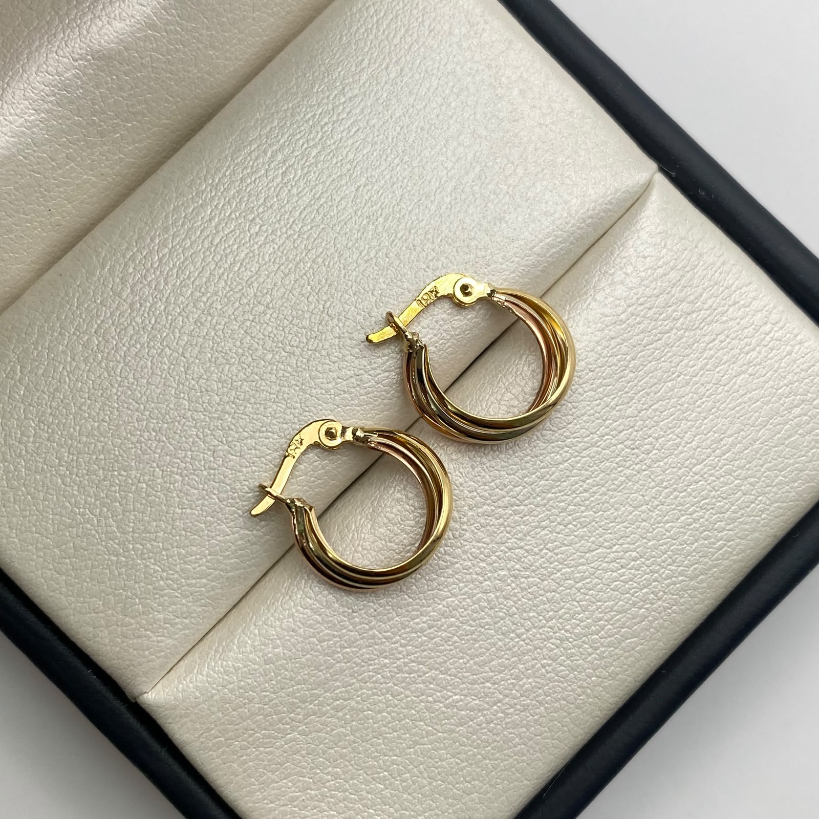 Candonga lisa Tres oros 18k 1,6 Gr / 1,8 Cm
