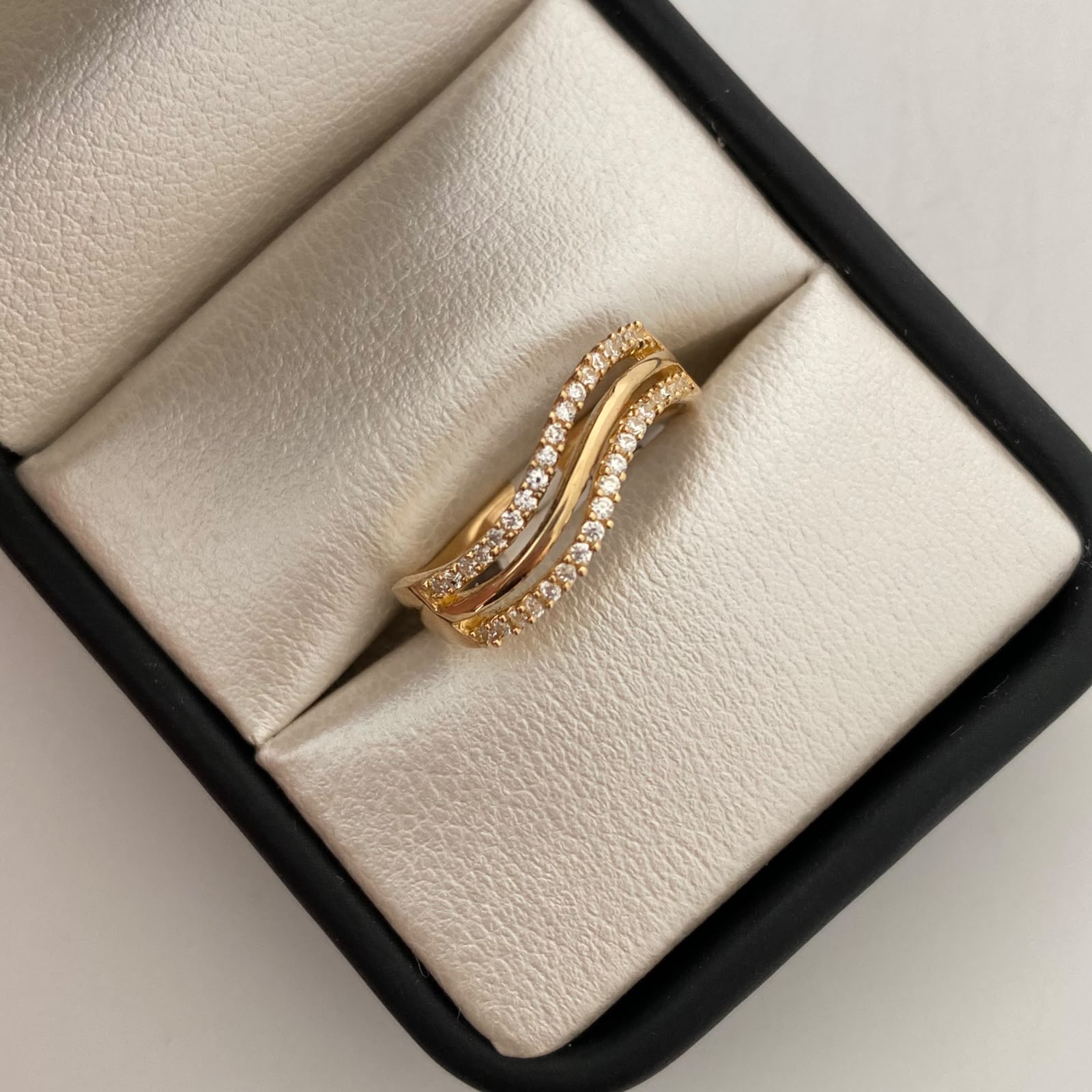 Anillo Filas Casting Oro amarillo 18k / Talla 7 1/2 / 3,05 Gr / 2,9 mm