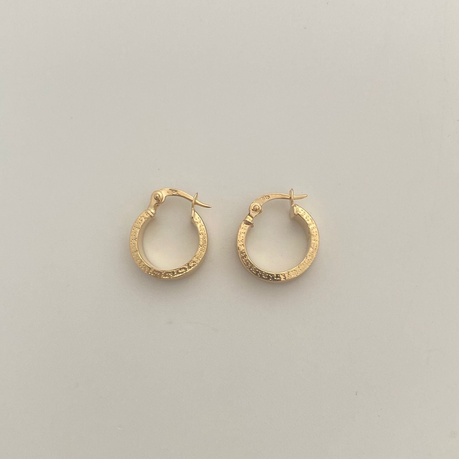 Candonga Lisa Vs Oro amarillo 18k 1,55 Gr / 1,4 Cm
