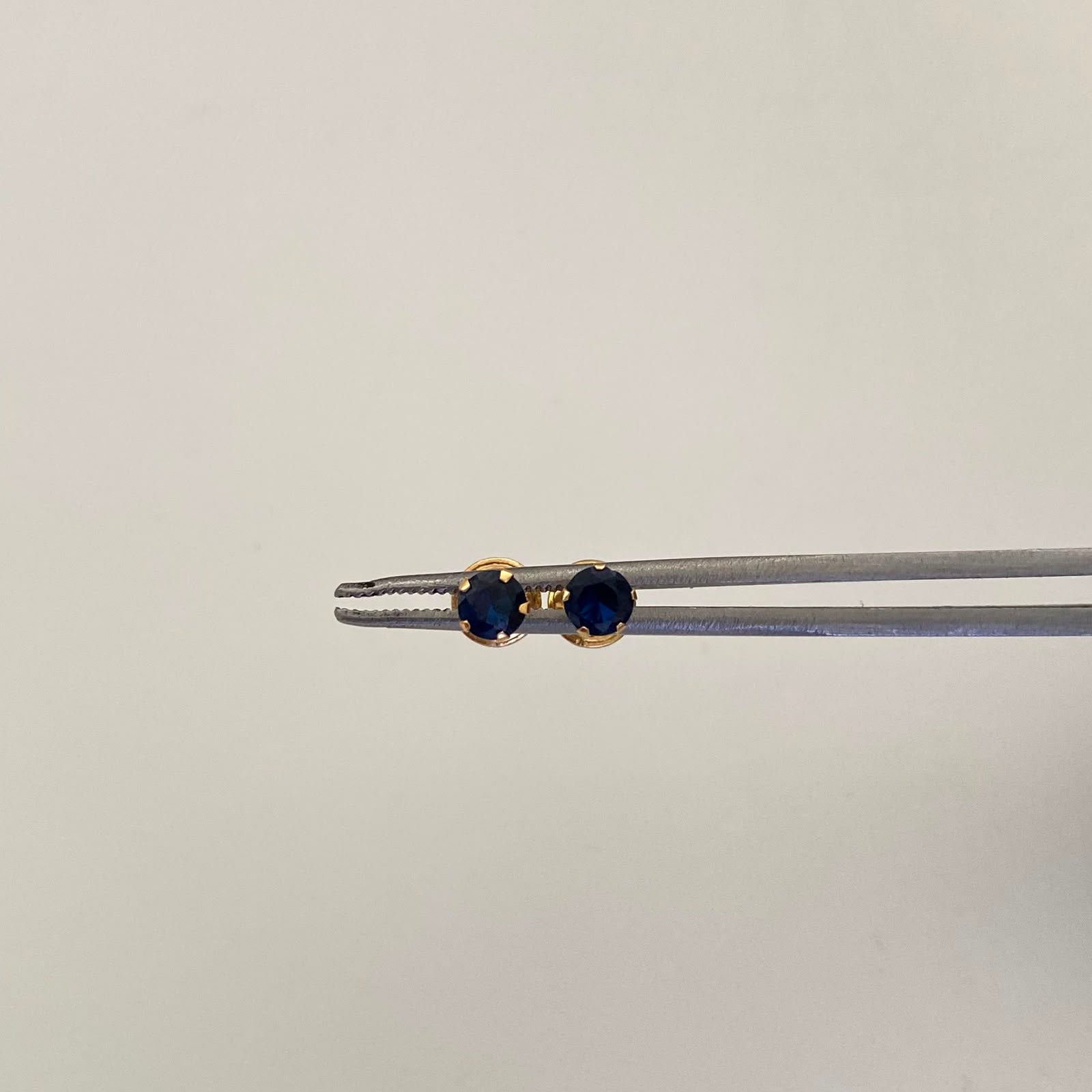 Topos Circon Azul Oscuro Oro amarillo 18k 0,5 Gr / 4 mm