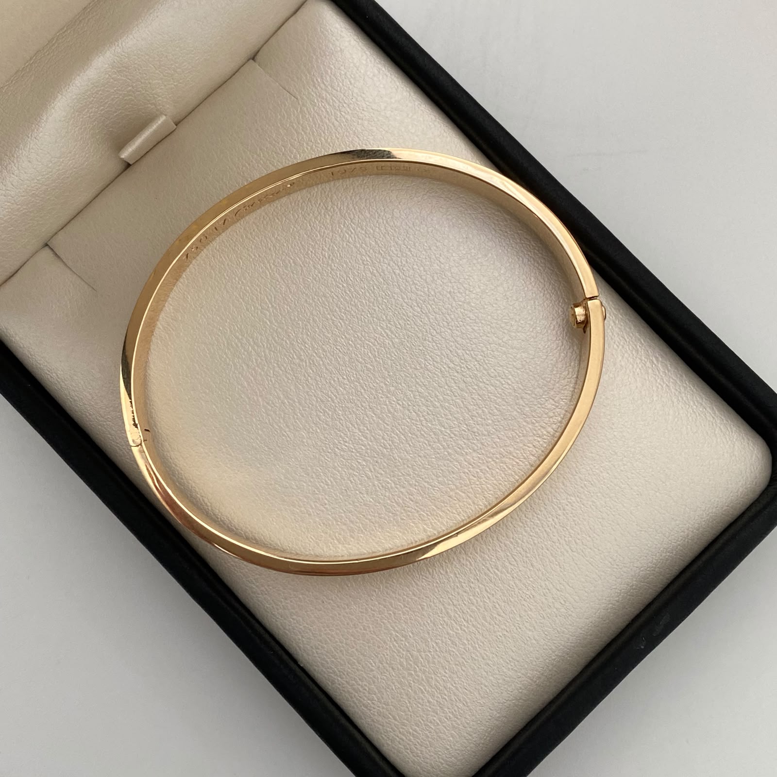 Aro It Sello Oro amarillo 18k +4 / 7,45 Gr / 6,1 mm / 19,5 Cm