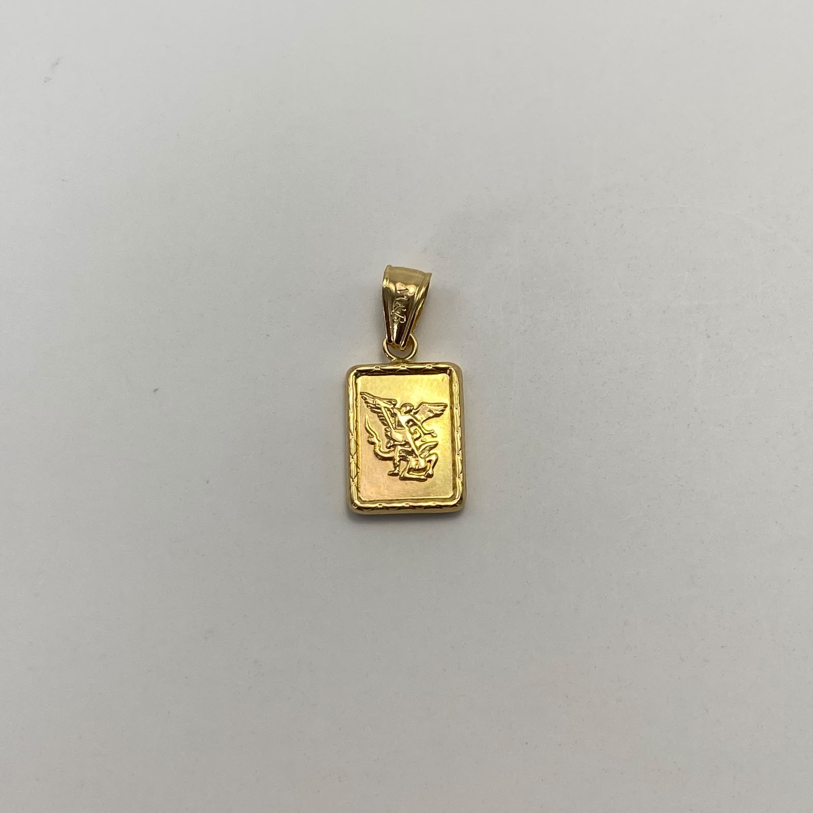 Dije Placa Cuadrada San Miguel  Oro amarillo 0,95 Gr / 10,28 mm / 2,2 Cm