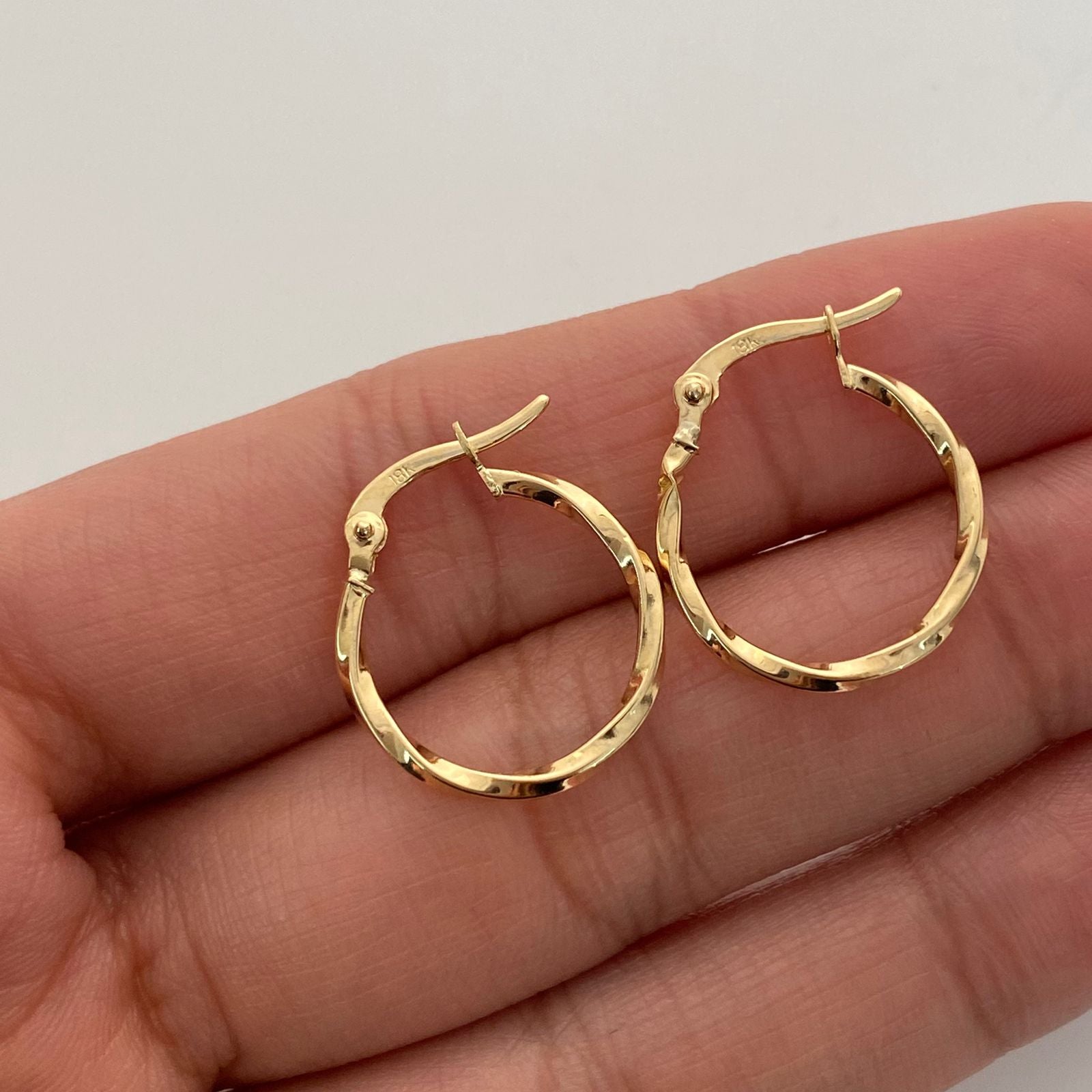 Candonga entorchada Oro amarillo 18k 1 Gr / 2 Cm