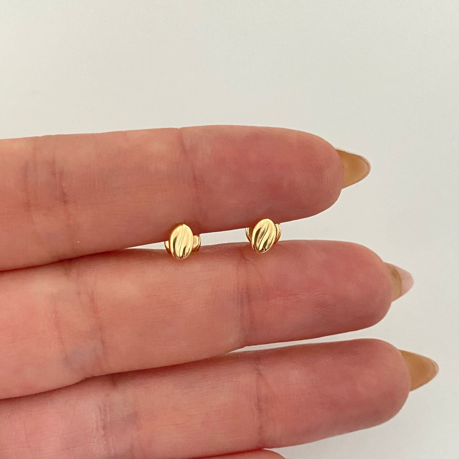 Topos grano de café Oro amarillo 18k 0,5 Gr / 3,5 mm