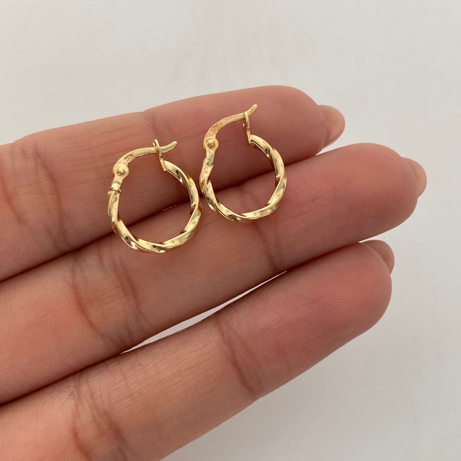 Candonga Entorchada Oro amarillo 18k 0,85 Gr / 1,5 Cm