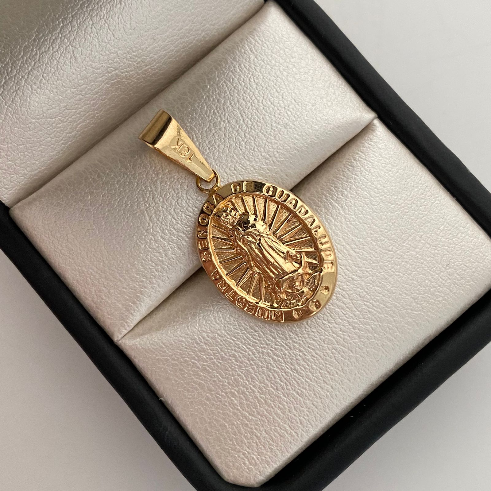 Dije Guadalupe Oro amarillo 18k 1,6 Gr / 14,8 mm / 3 Cm