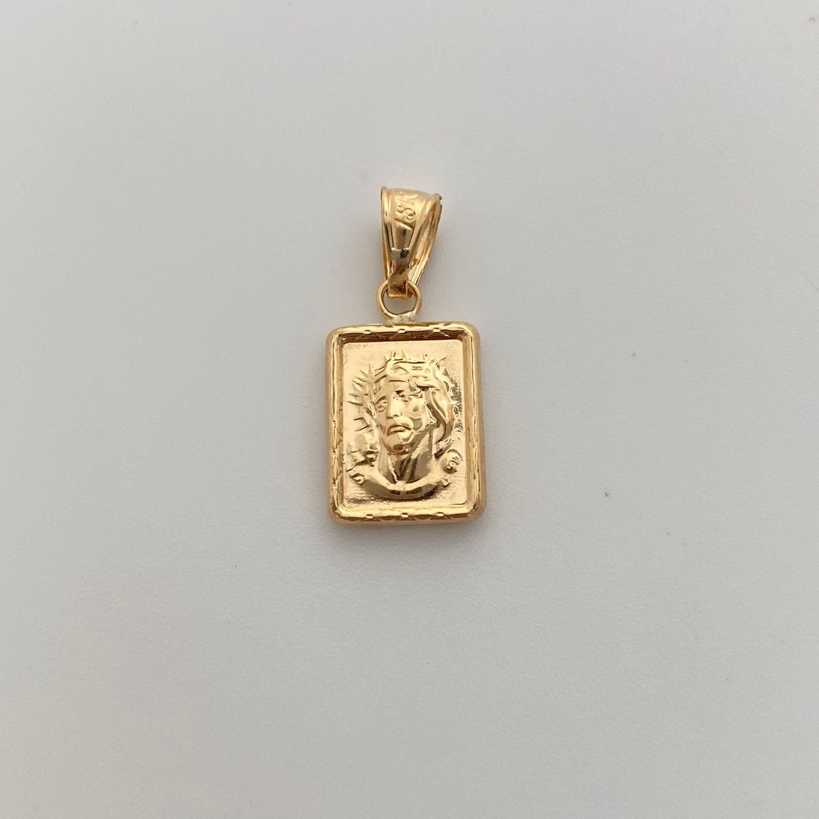 Dije Placa Rostro Oro amarillo 18k 0,95 Gr / 10,2 mm / 2,1 Cm