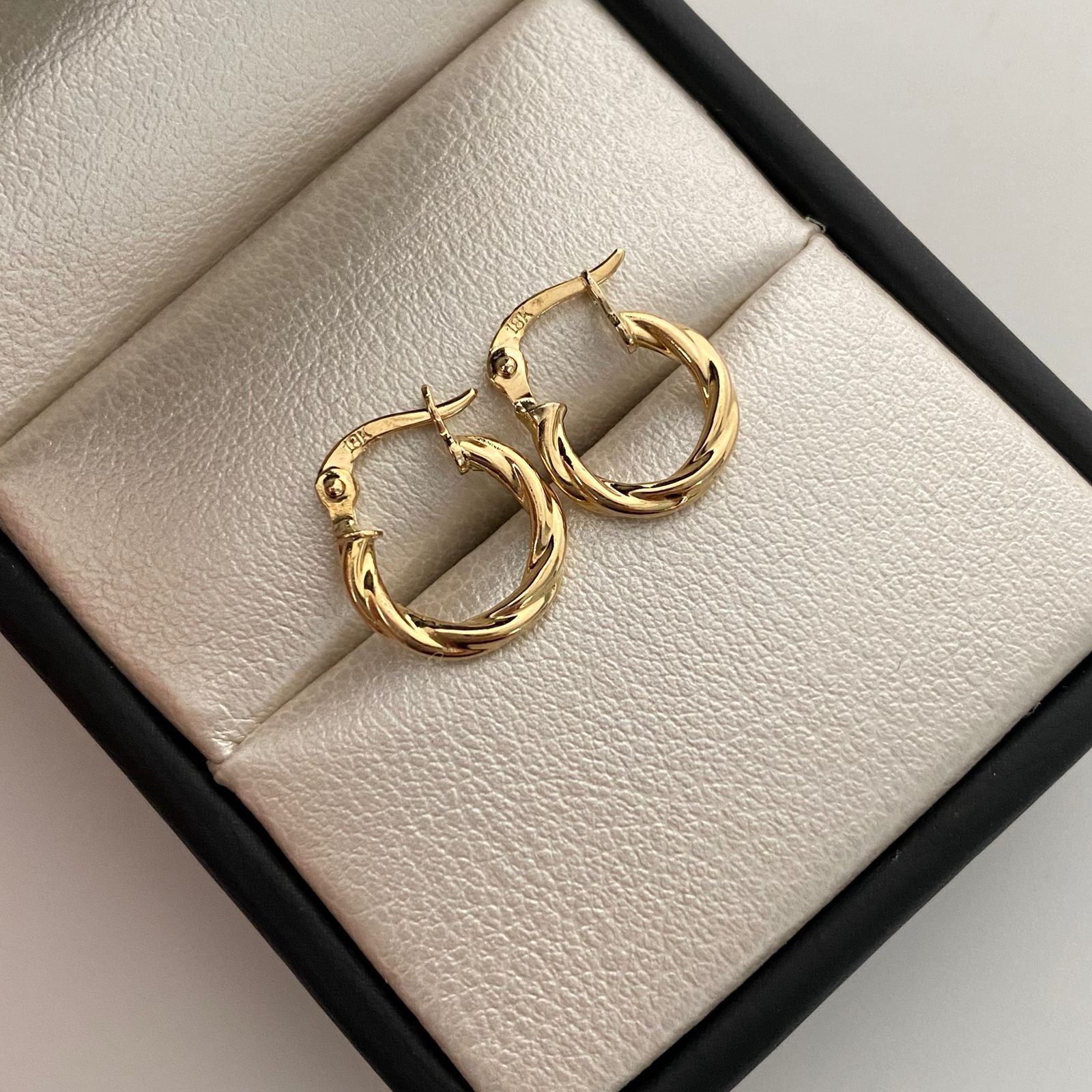 Candonga mini entorchada  Oro amarillo 18k 0,9 Gr / 1,2 Cm