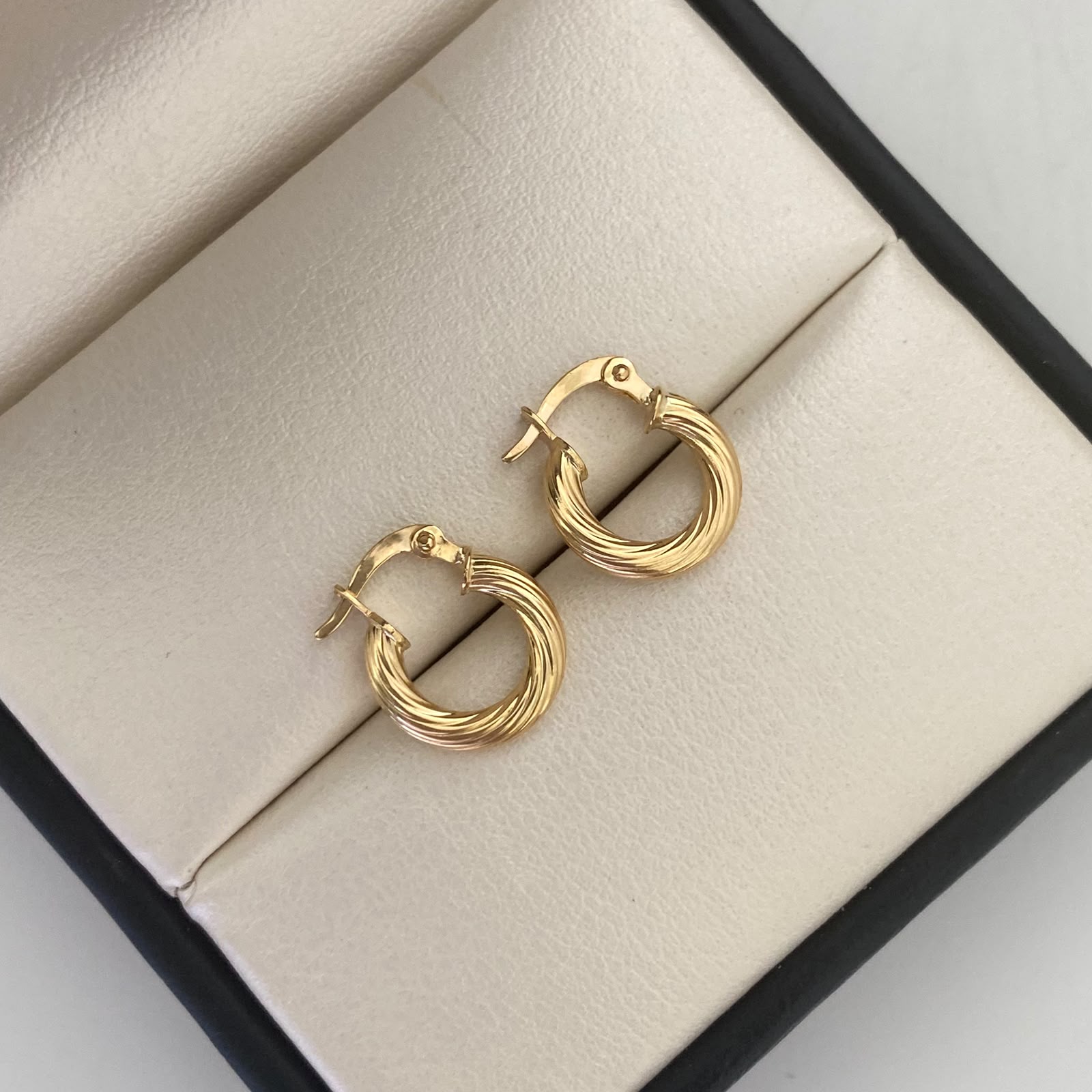 Candonga Entorchada Oro amarillo 18k 1,15 Gr / 1,4 Cm