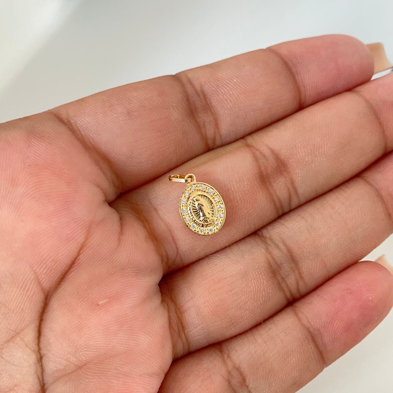 Dije virgen guadalupe borde circones Oro amarillo 18k 0,7 Gr / 1,5 Cm