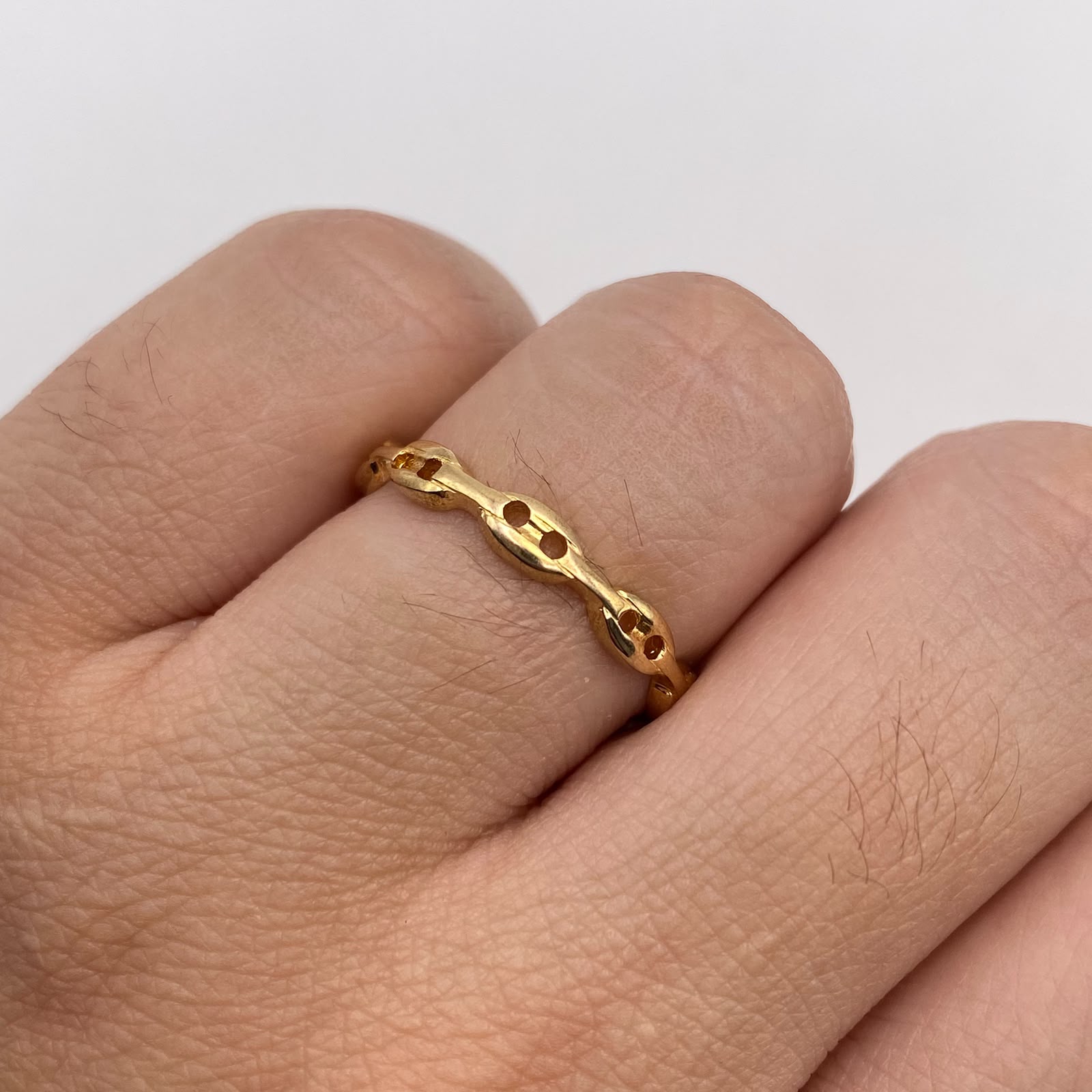 Anillo Gc Oro amarillo 18k / Talla 8 1/2 / 1,92 Gr / 2,20 mm
