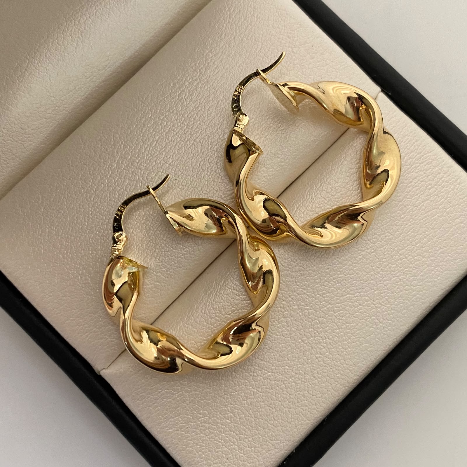 Candonga Entorchada Oro amarillo 18k 4,95 Gr / 3 Cm