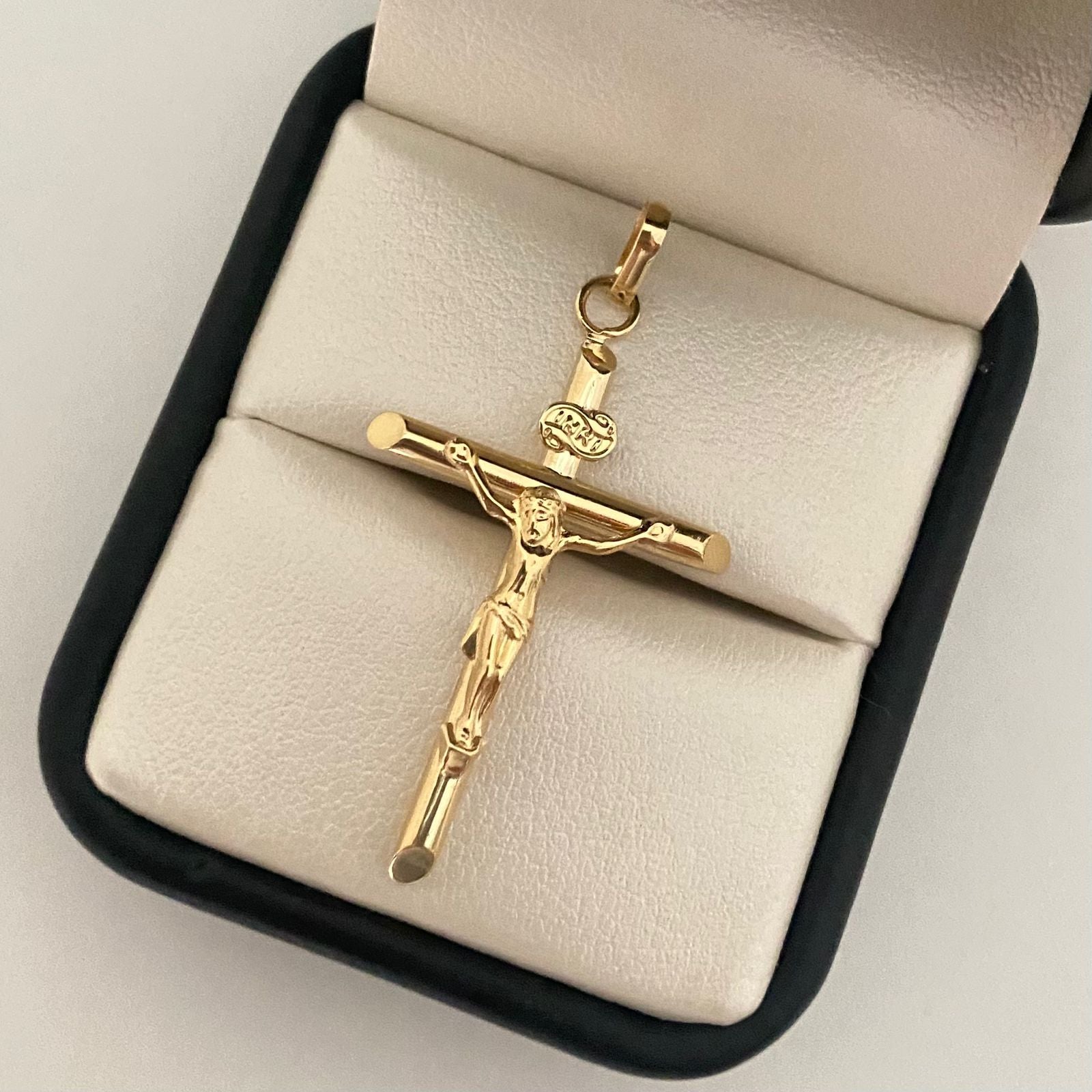 Dije cruz cristo tubular Oro amarillo 18k 1,40 Gr / 4,5 Cm