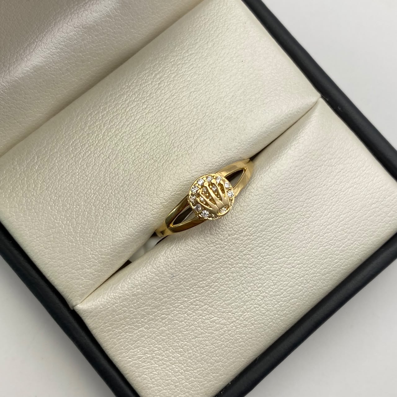Anillo Corona rx circones blancos Oro amarillo 18k / Talla 11 / 2,6 Gr / 1,4 mm