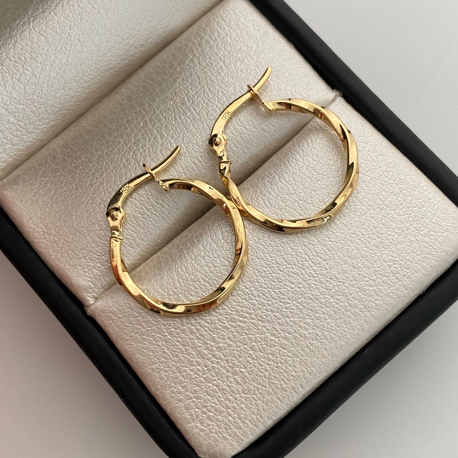 Candonga entorchada Oro amarillo 18k 1 Gr / 2 Cm