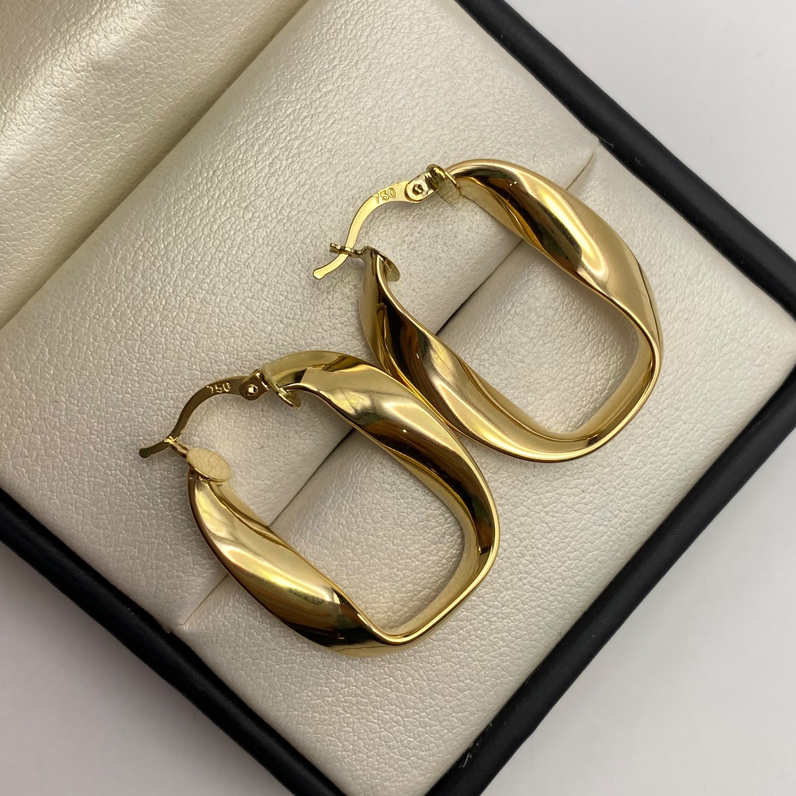 Candonga It inflada (joya) Oro amarillo 18k 5,07 Gr / 3 Cm