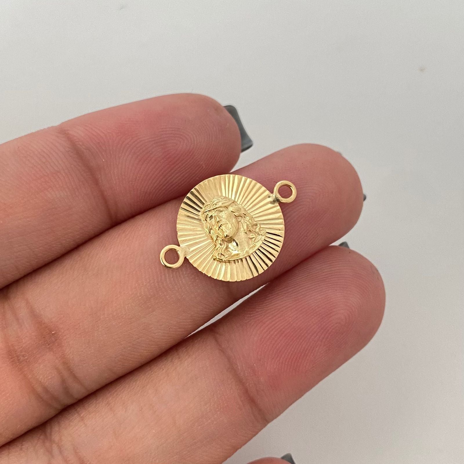 Herraje rostro jesus fondo diamantado Oro amarillo 18k 1,20 Gr / 2,0 Cm