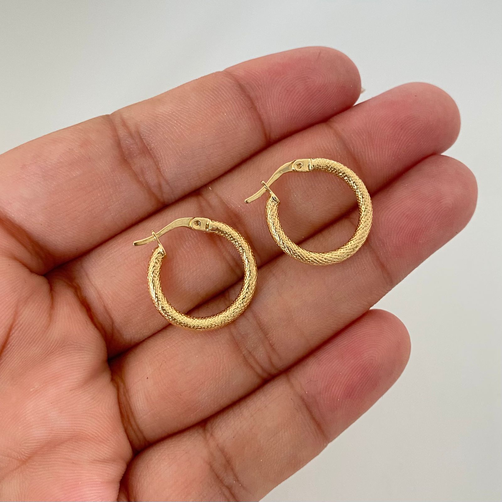 Candonga punteada Oro amarillo 18k 1,50 Gr / 1,8 Cm