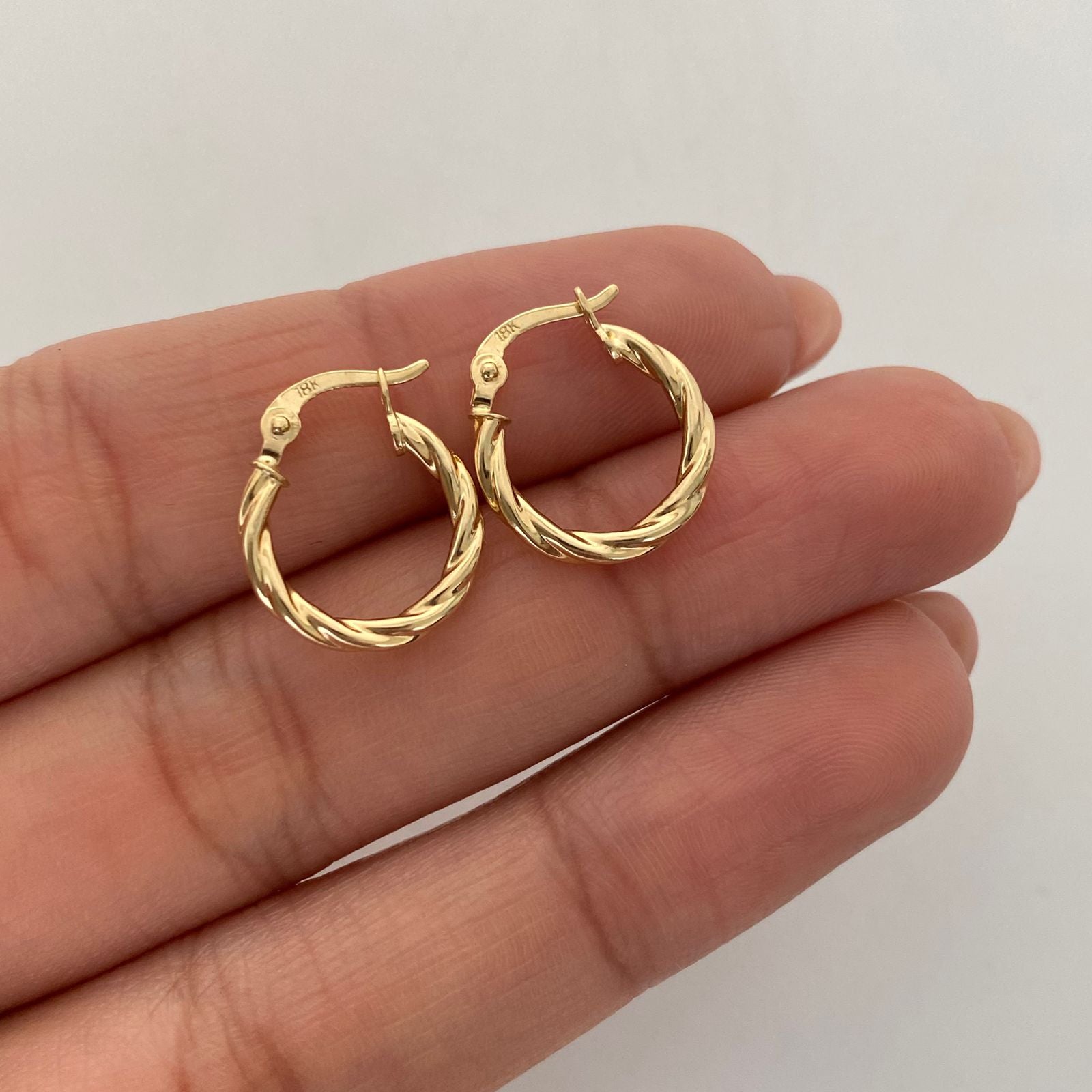 Candonga Entorchada Oro amarillo 18k 0,95 Gr / 1,5 Cm