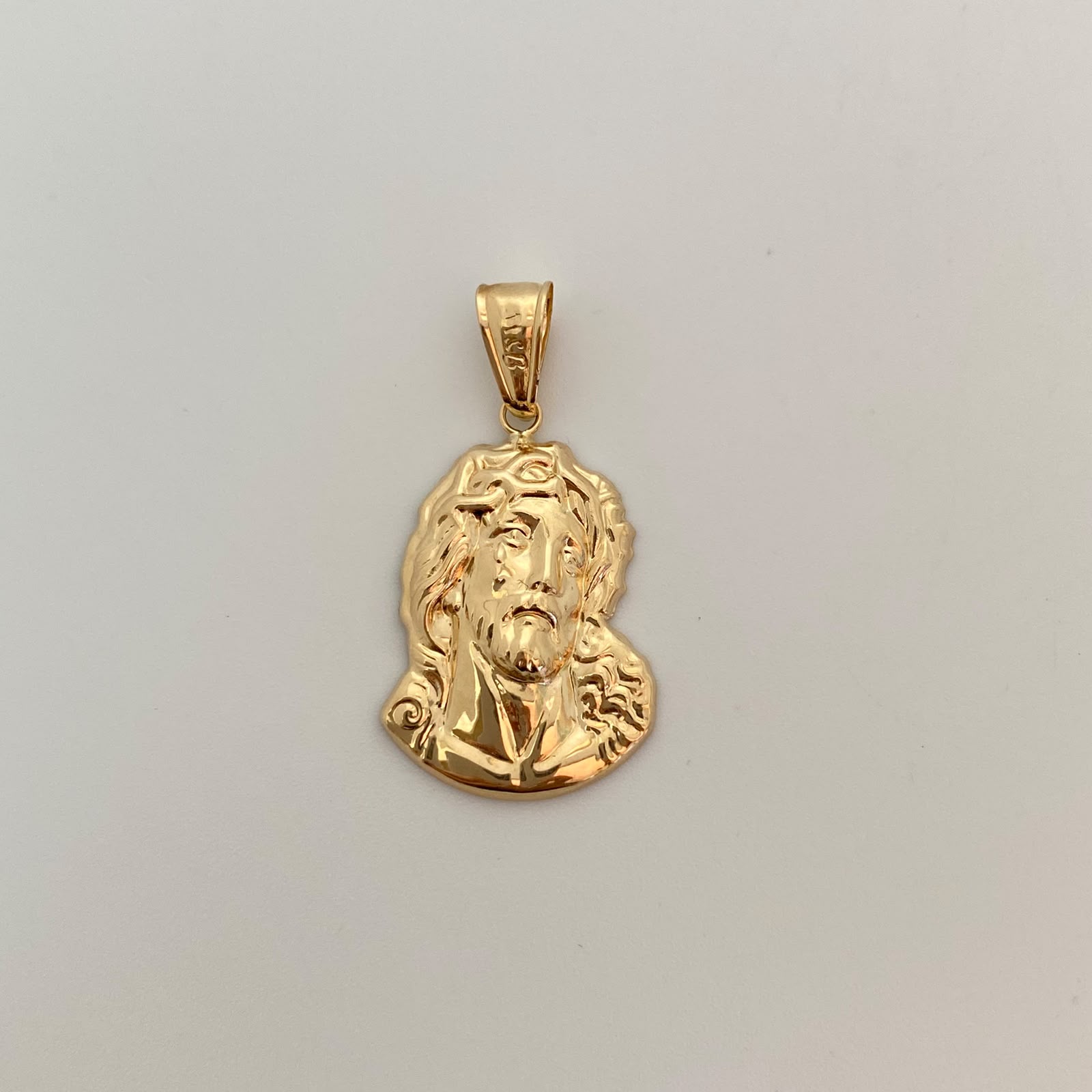 Dije Rostro Oro amarillo 18k 2,2 Gr / 17,9 mm / 3,4 Cm