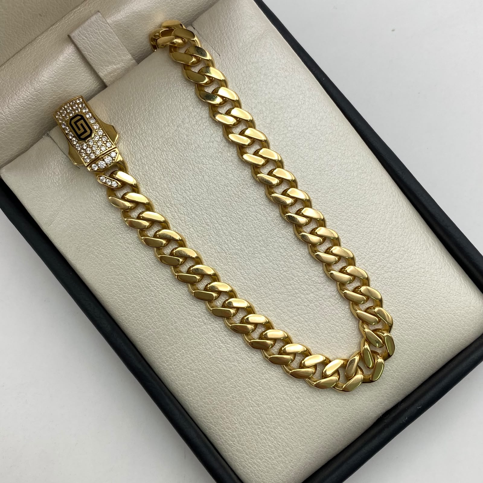 Pulso It Cubana Monch Oro amarillo 18k 13,1 Gr / 6,9 mm / 21,5 Cm