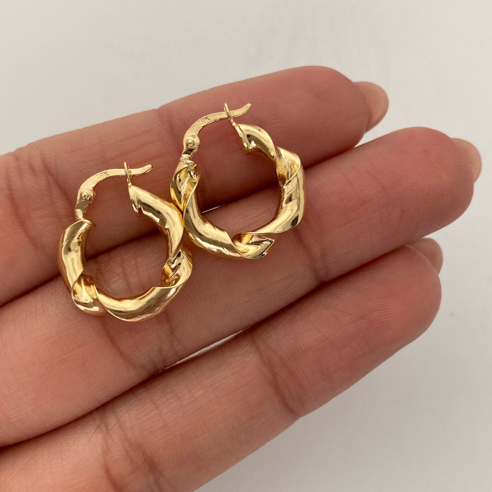 Candonga Entorchada Oro amarillo 18k 2 Gr / 2 Cm