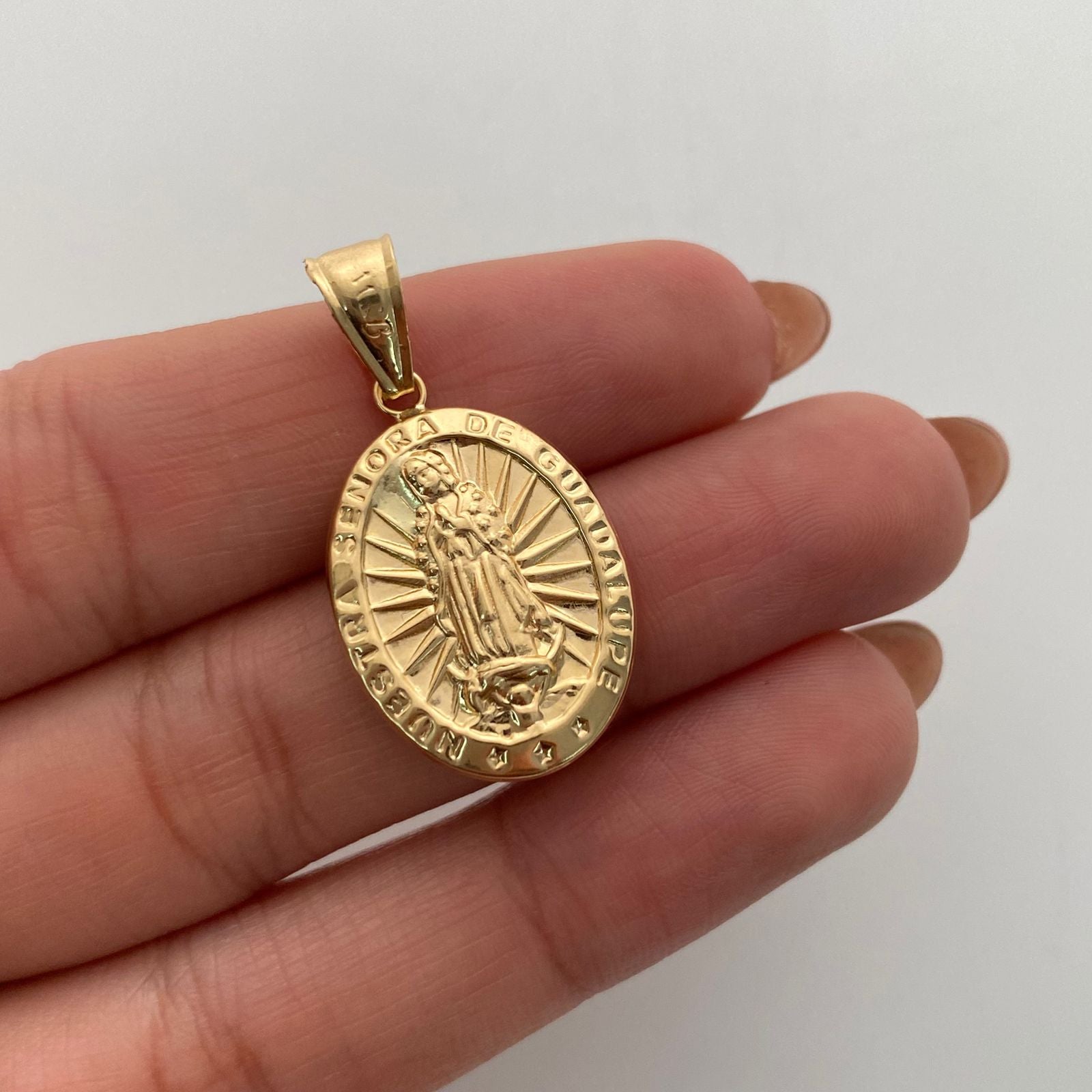 Dije  Virgen de Guadalupe Oro amarillo 18k 1,8 Gr / 16,8 mm / 3 Cm