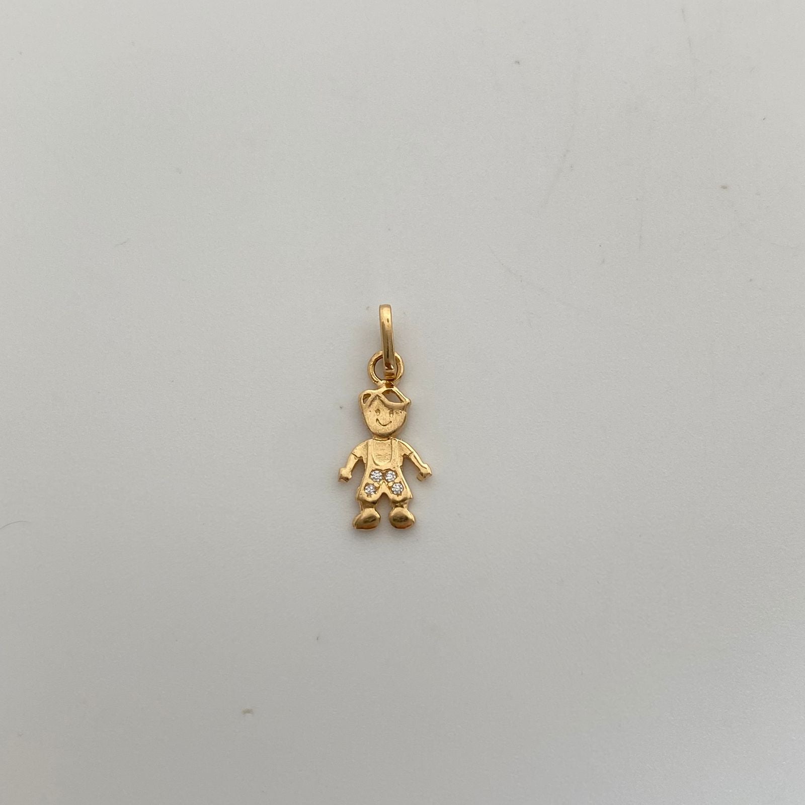 Dije Niño Casting Oro amarillo 18k 0,9 Gr / 8,3 mm / 2 Cm