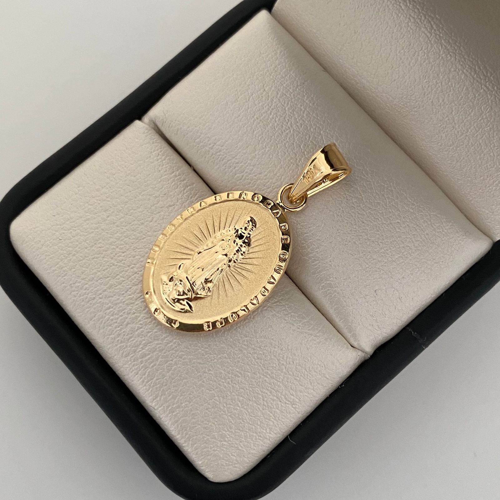 Dije medalla virgen de guadalupe  Oro amarillo 18k 1,6 Gr / 3 Cm