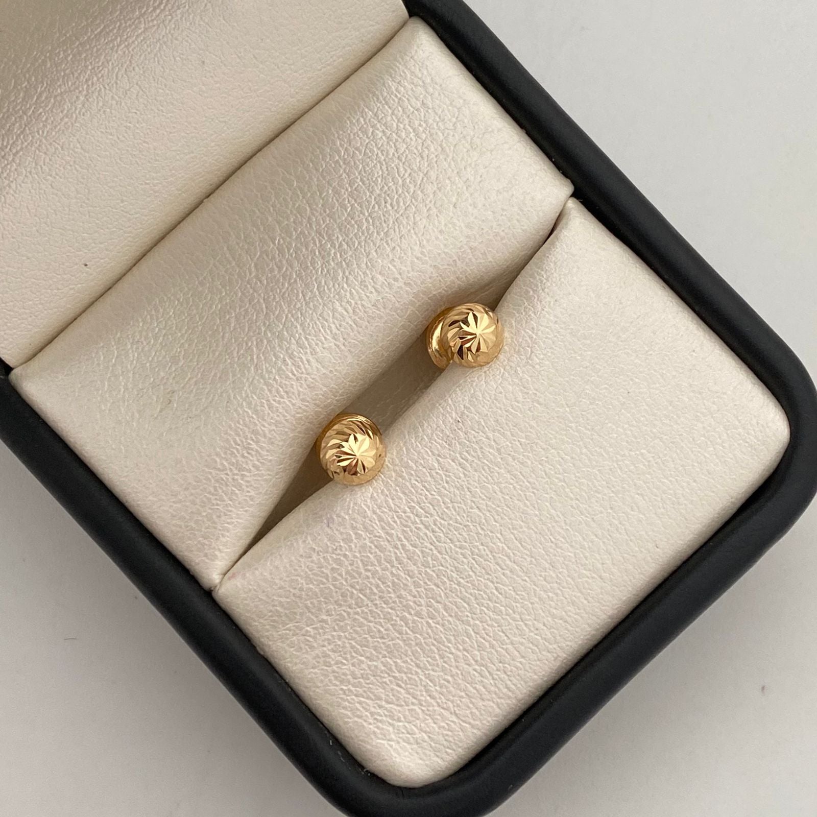 Topos media bola diamantada 5mm Oro amarillo 18k 0,55 Gr