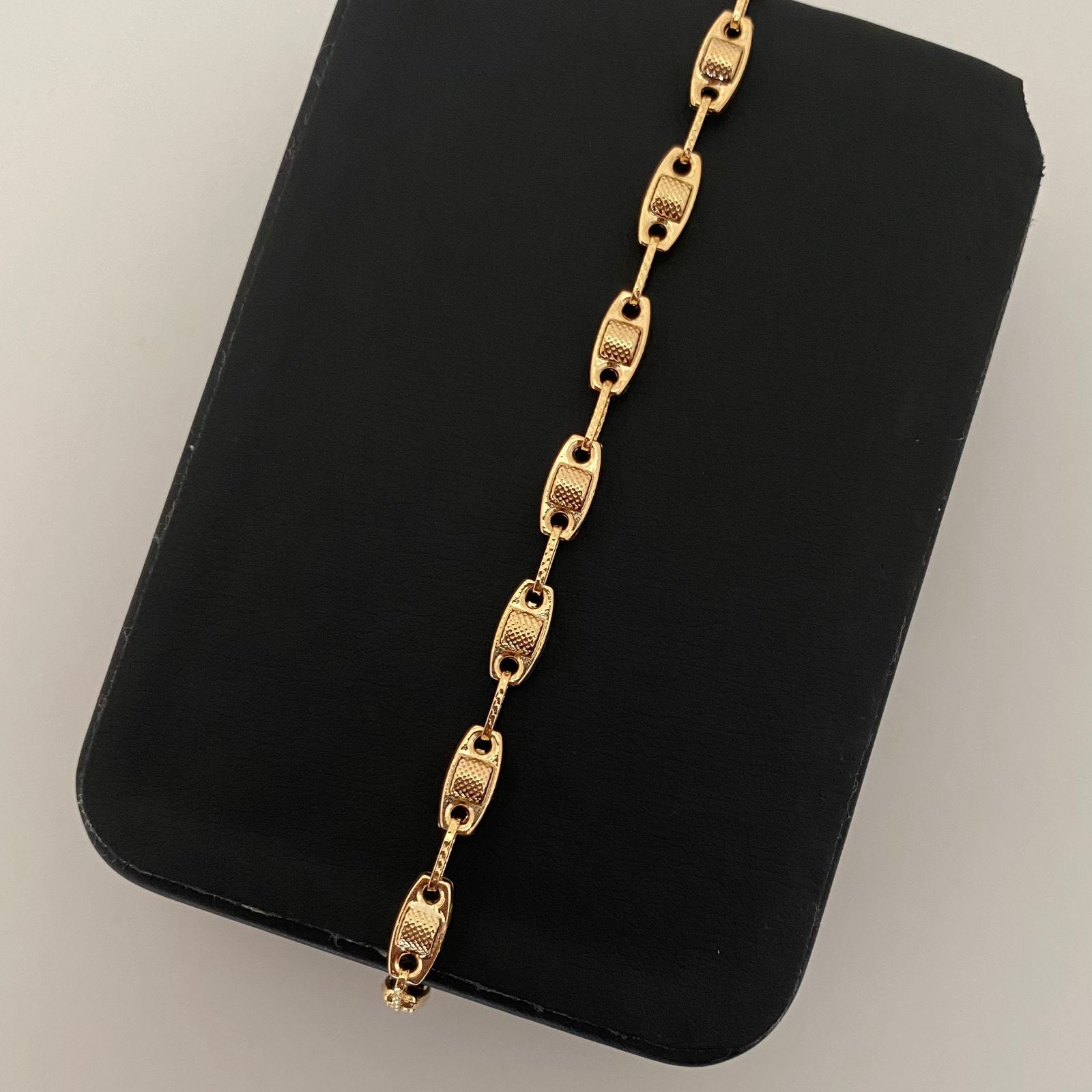 Pulso rustico eslabones centro diamantado Oro amarillo 18k 4,95 Gr / 4,8 mm / 20 Cm Broche 0,60