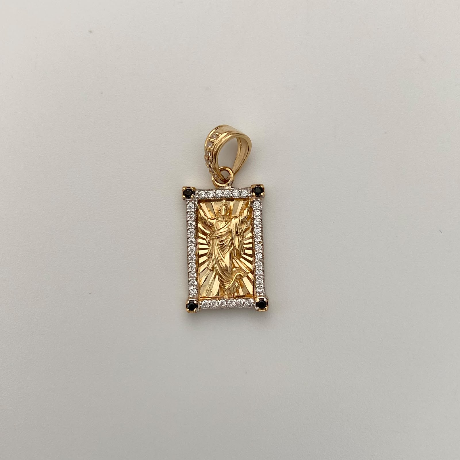 Dije Rectangular Casting negro y blanco Jesus Oro amarillo 18k 3,25 Gr / 11,6 mm / 2,5 Cm