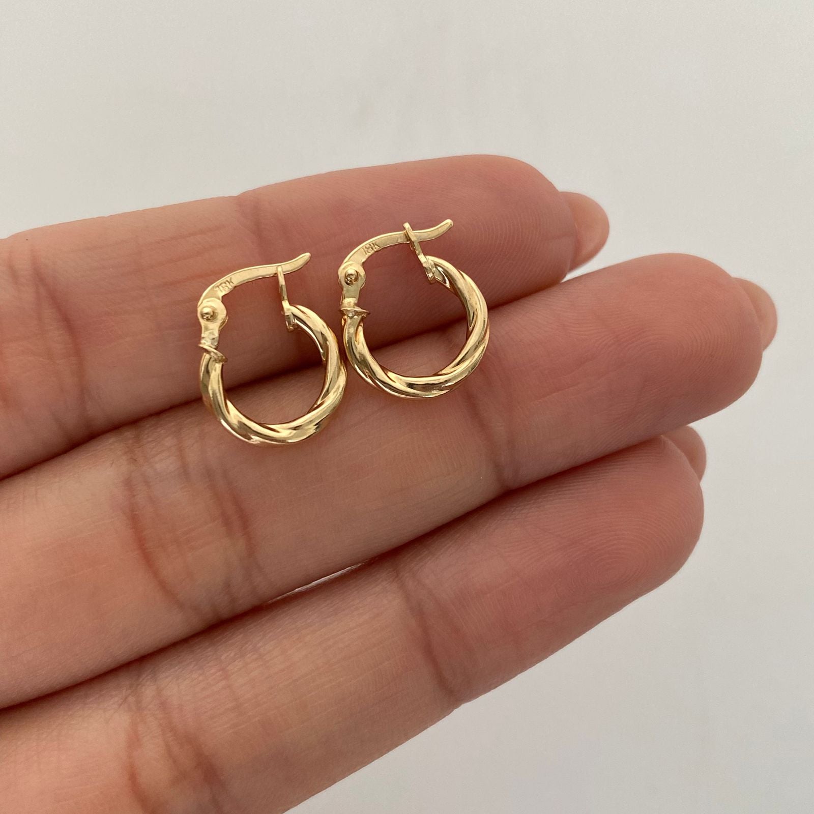 Candonga Entorchada Oro amarillo 18k 0,85 Gr / 1,3 Cm