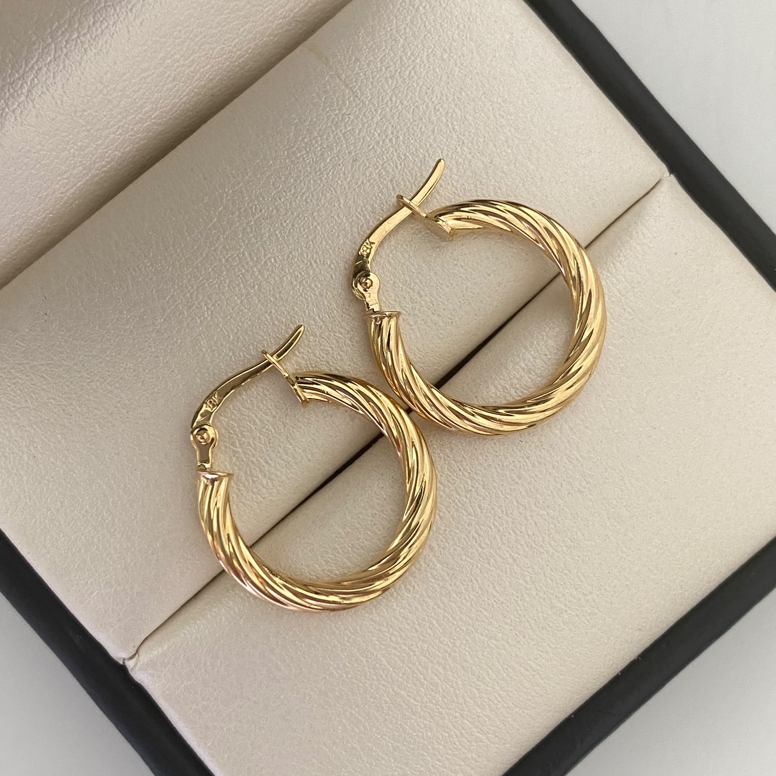 Candonga Entorchada Oro amarillo 18k 2,1 Gr / 2,5 Cm