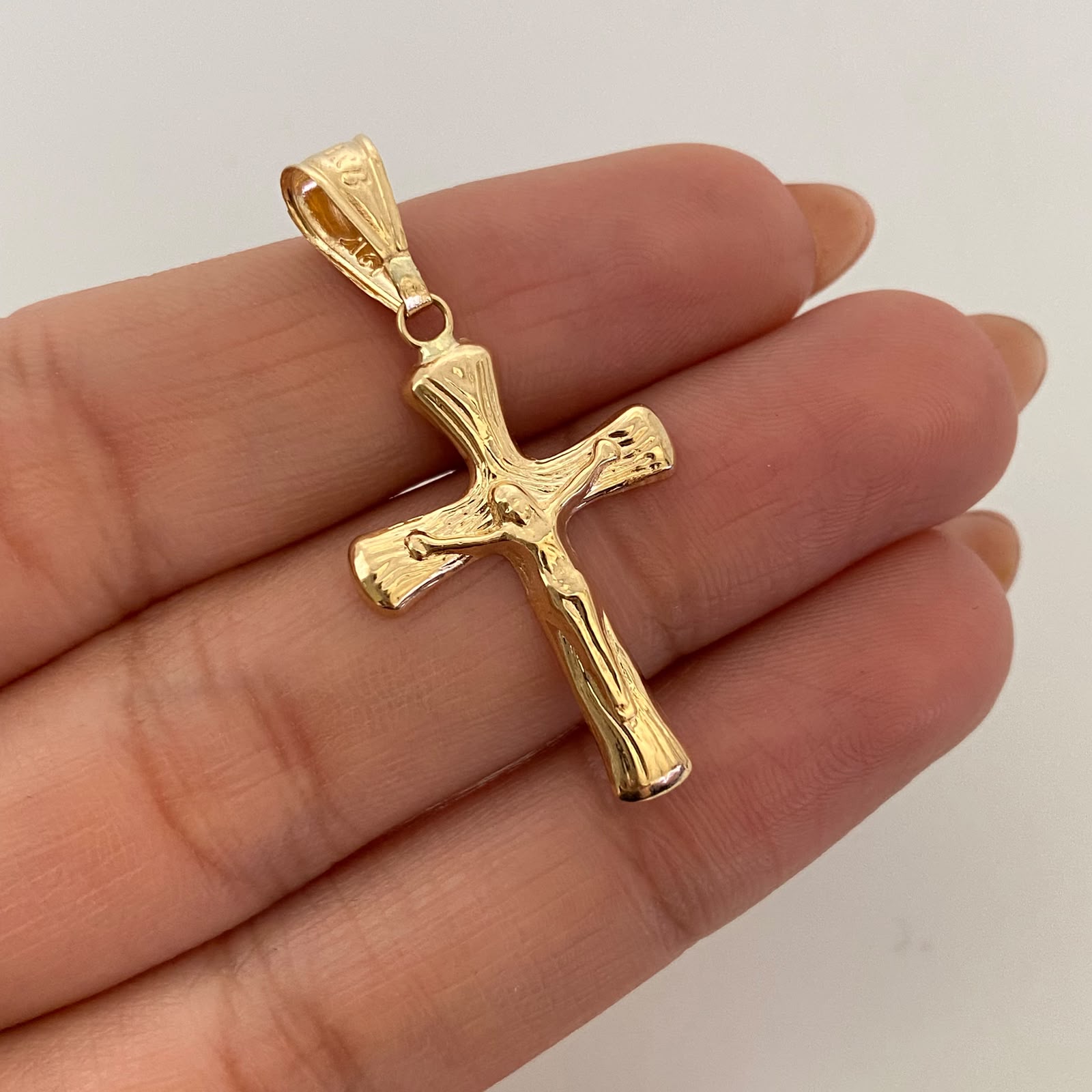 Dije Cruz Cristo Oro amarillo 18k 1,1 Gr / 18,6 mm / 3,7 Cm