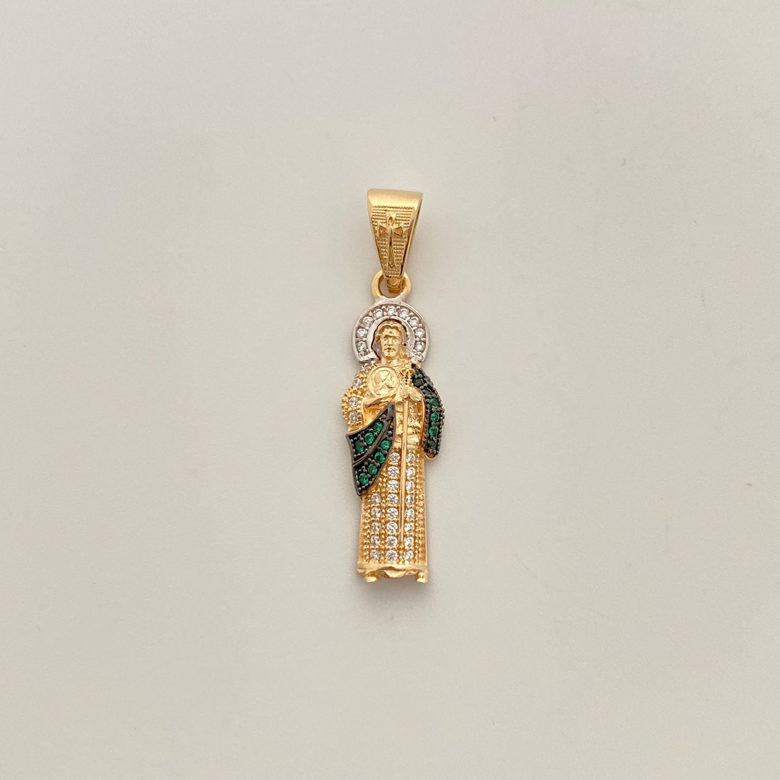 Dije san judas con circones blancos y verdes  Oro amarillo 18k 2,85 Gr / 9,2 mm / 3,5 Cm