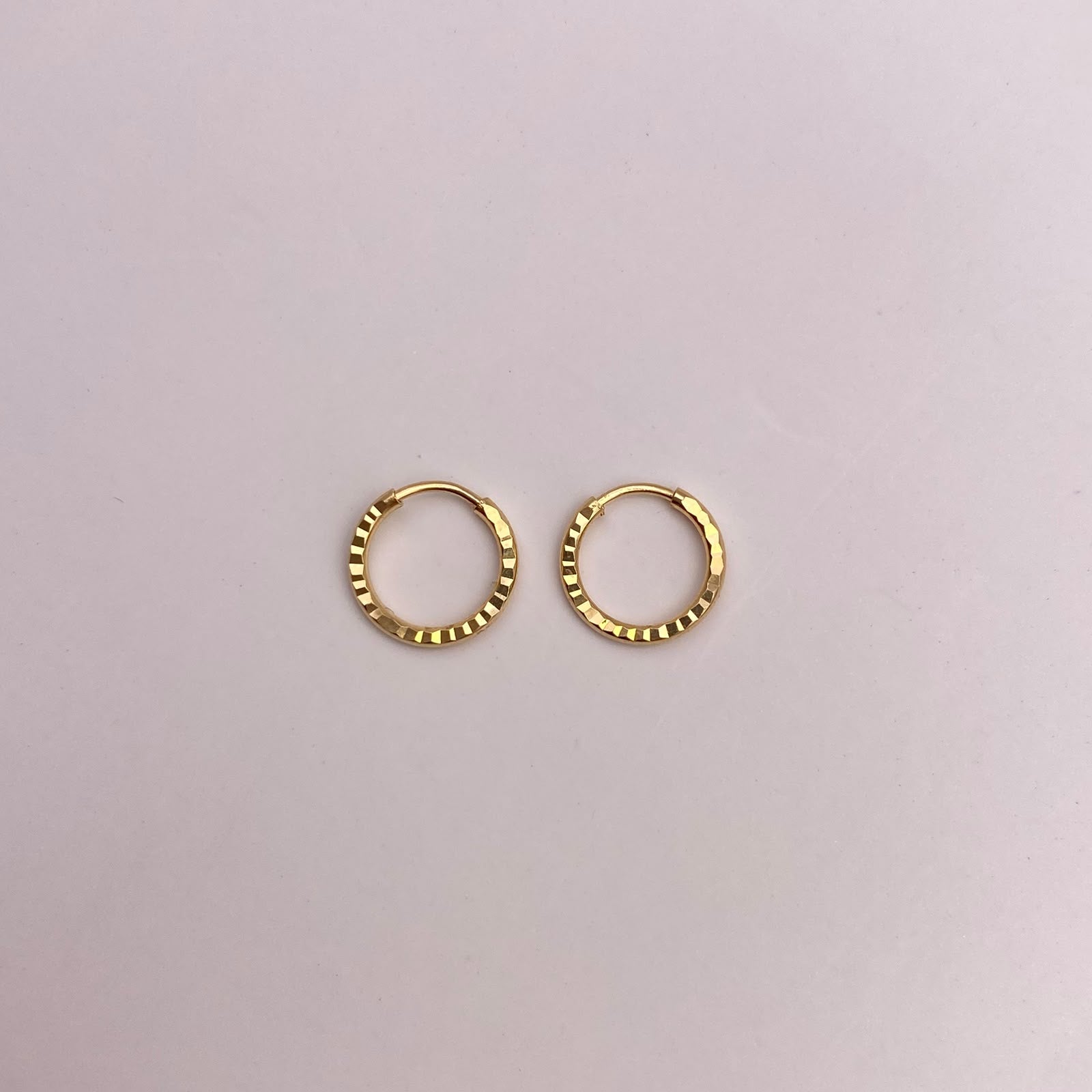 Candonga imperdible diamantadas Oro amarillo 18k 0,42 Gr / 0,8 Cm