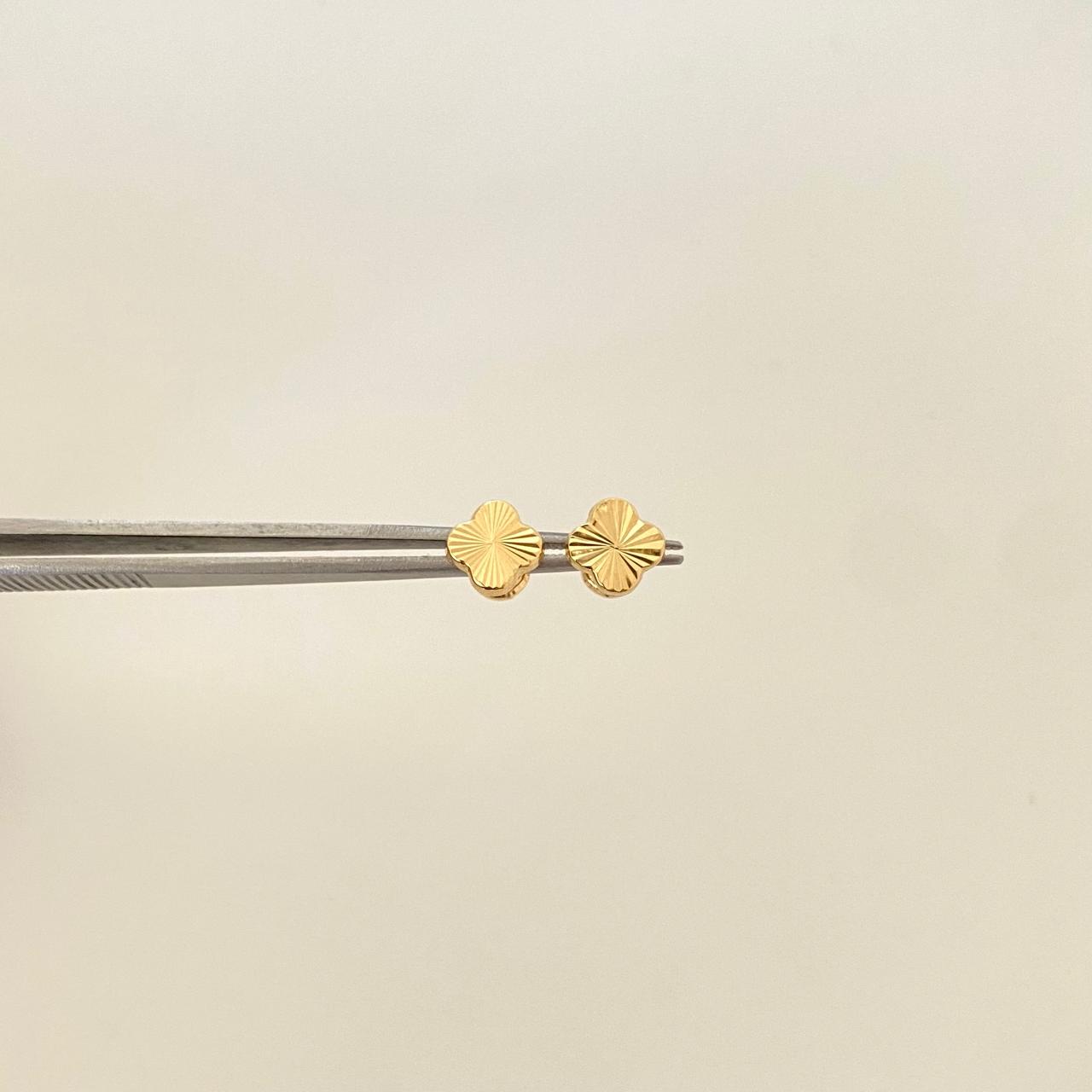 Topos trebol diamantados Oro amarillo 18k 0,85 Gr / 7 mm