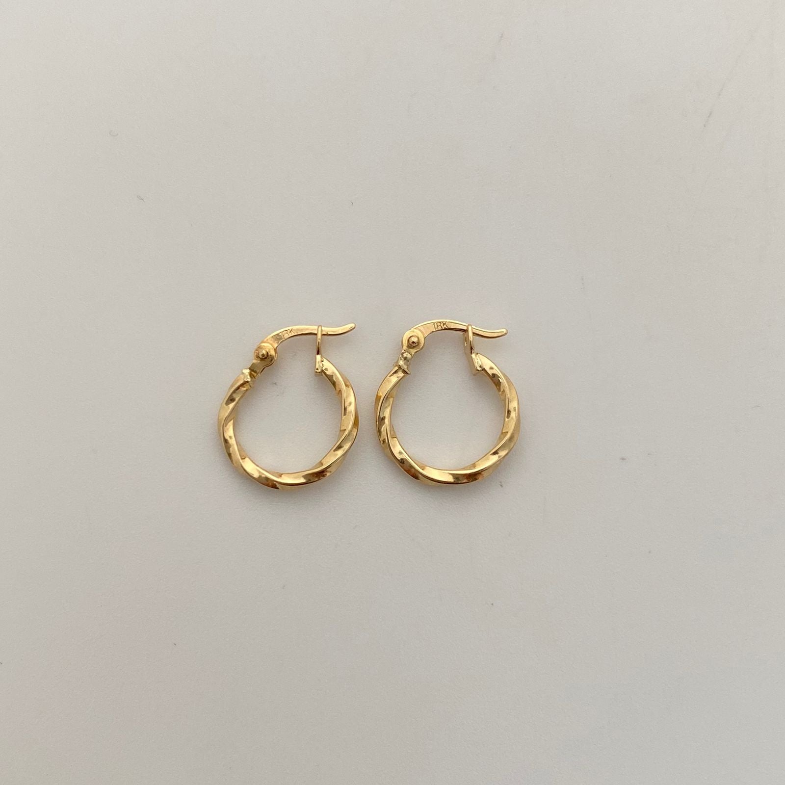 Candonga Entorchada Oro amarillo 18k 0,9 Gr / 1,5 Cm