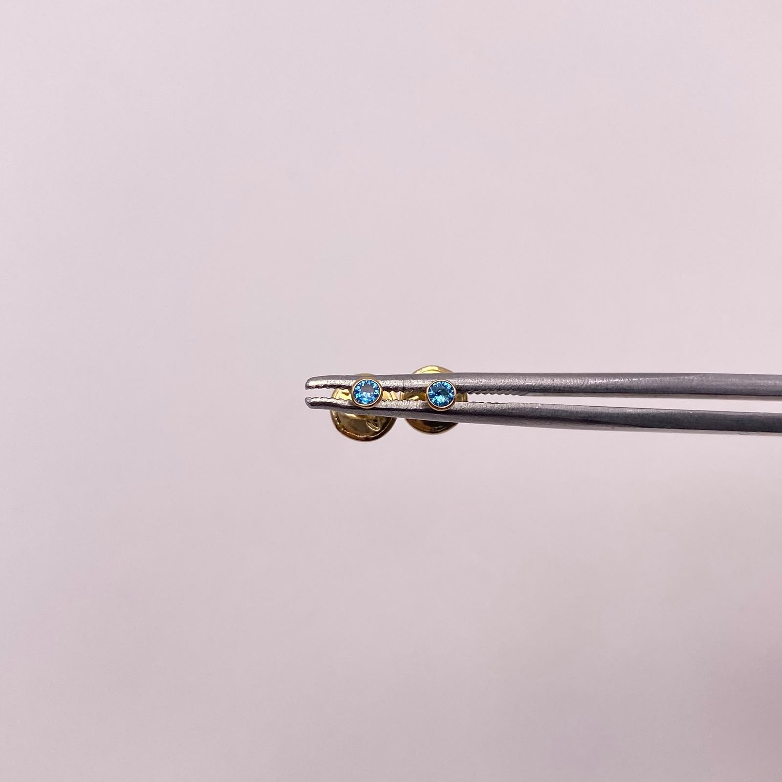 Topos Circones agua marina Oro amarillo 18k 0,35 Gr / 2,5 mm