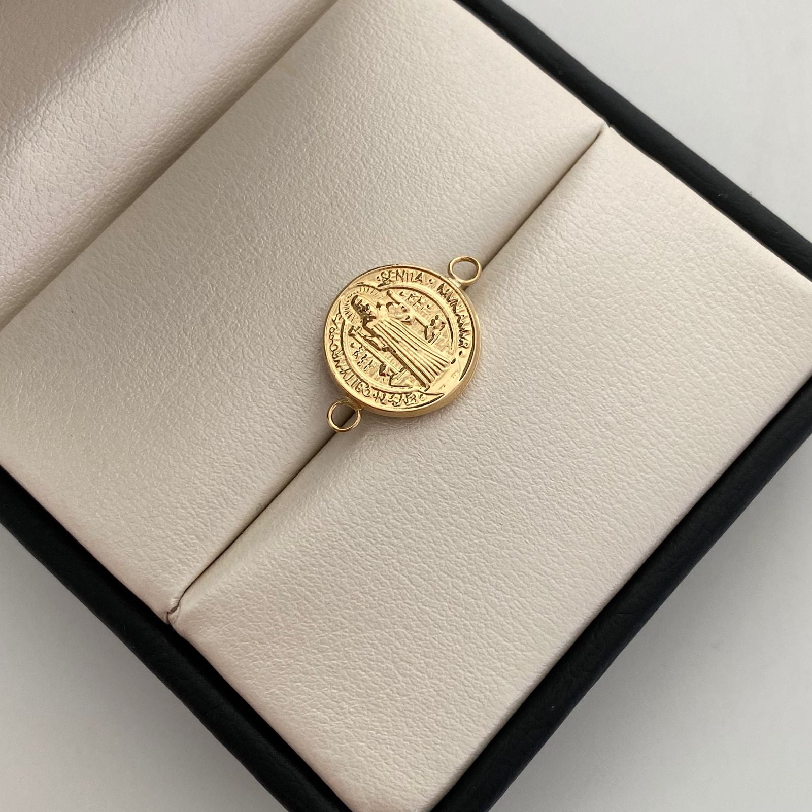 Herraje San Benito Oro amarillo 18k 0,5 Gr / 1,5 Cm