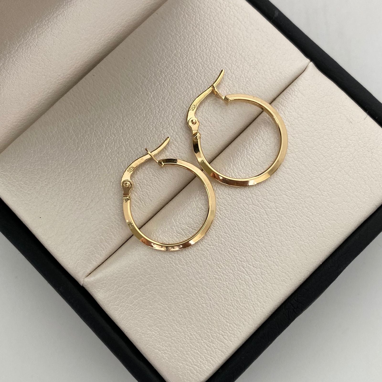 Candonga Lisa Media Caña Oro amarillo 18k 1 Gr / 1,9 Cm