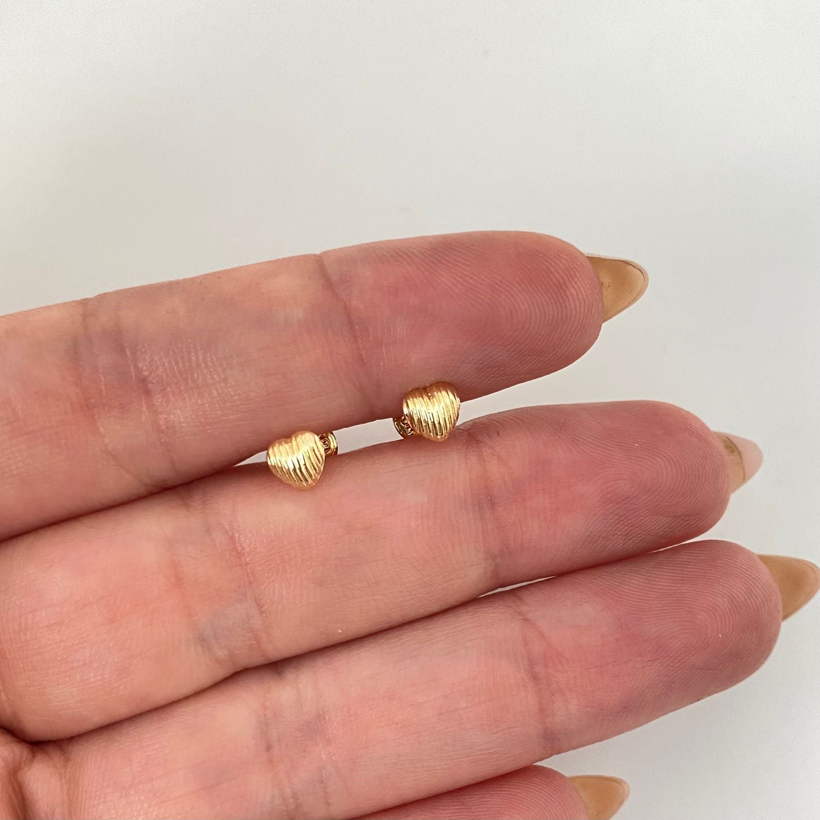 Topos corazón rayado Oro amarillo 18k 0,5 Gr / 5,0 mm