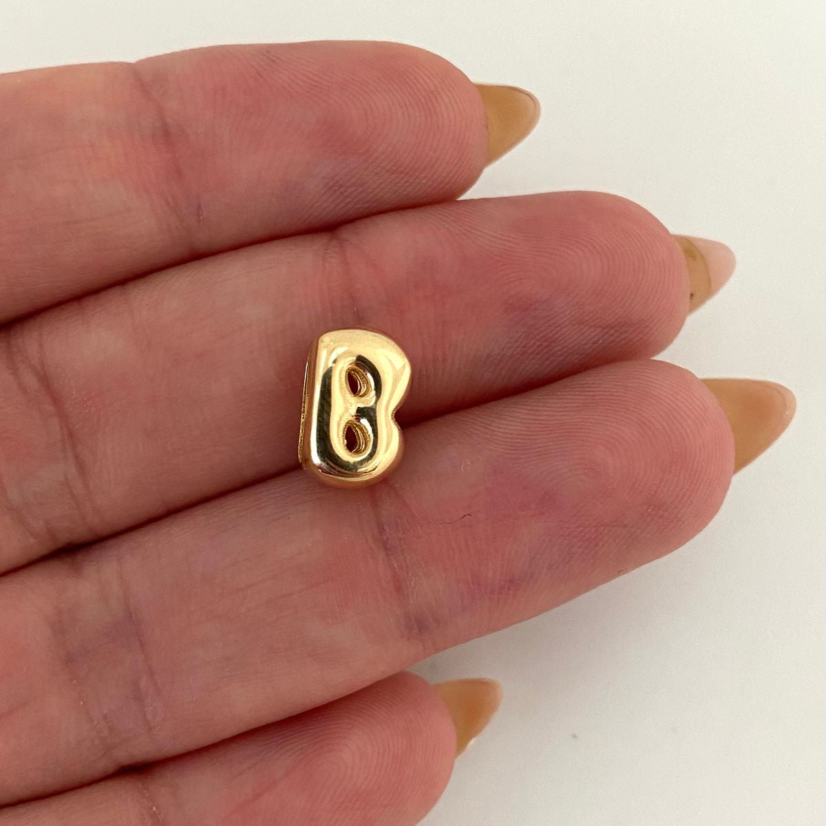 Dije It letra B (Joya) Oro amarillo 18k 0,75 Gr / 1,0 Cm