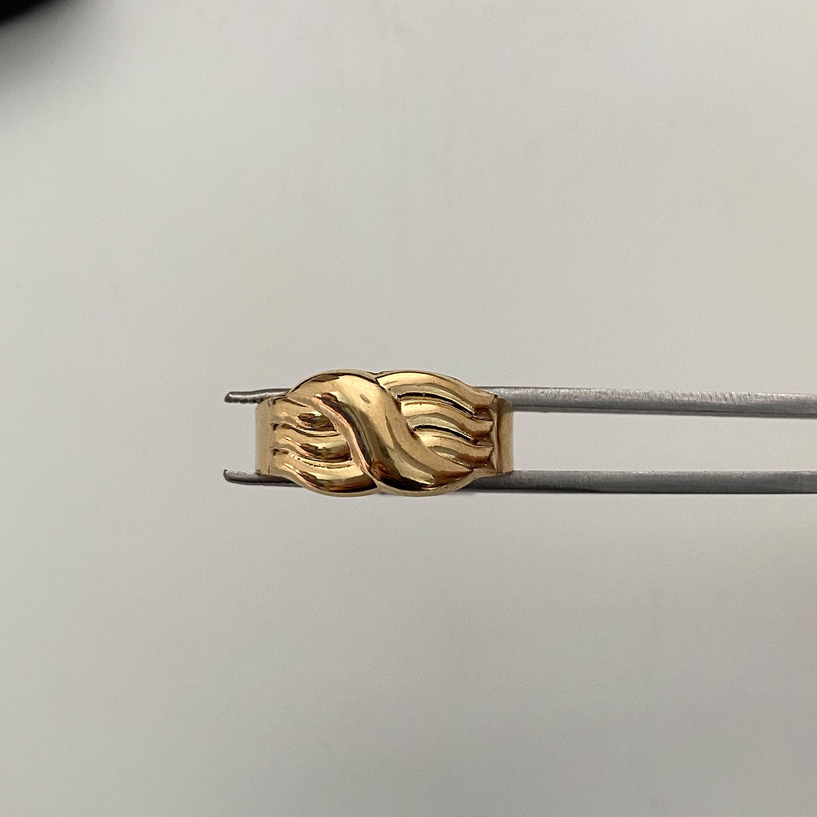 Anillo Ola  Oro amarillo 18k / Talla 7 / 1,9 Gr / 5 mm