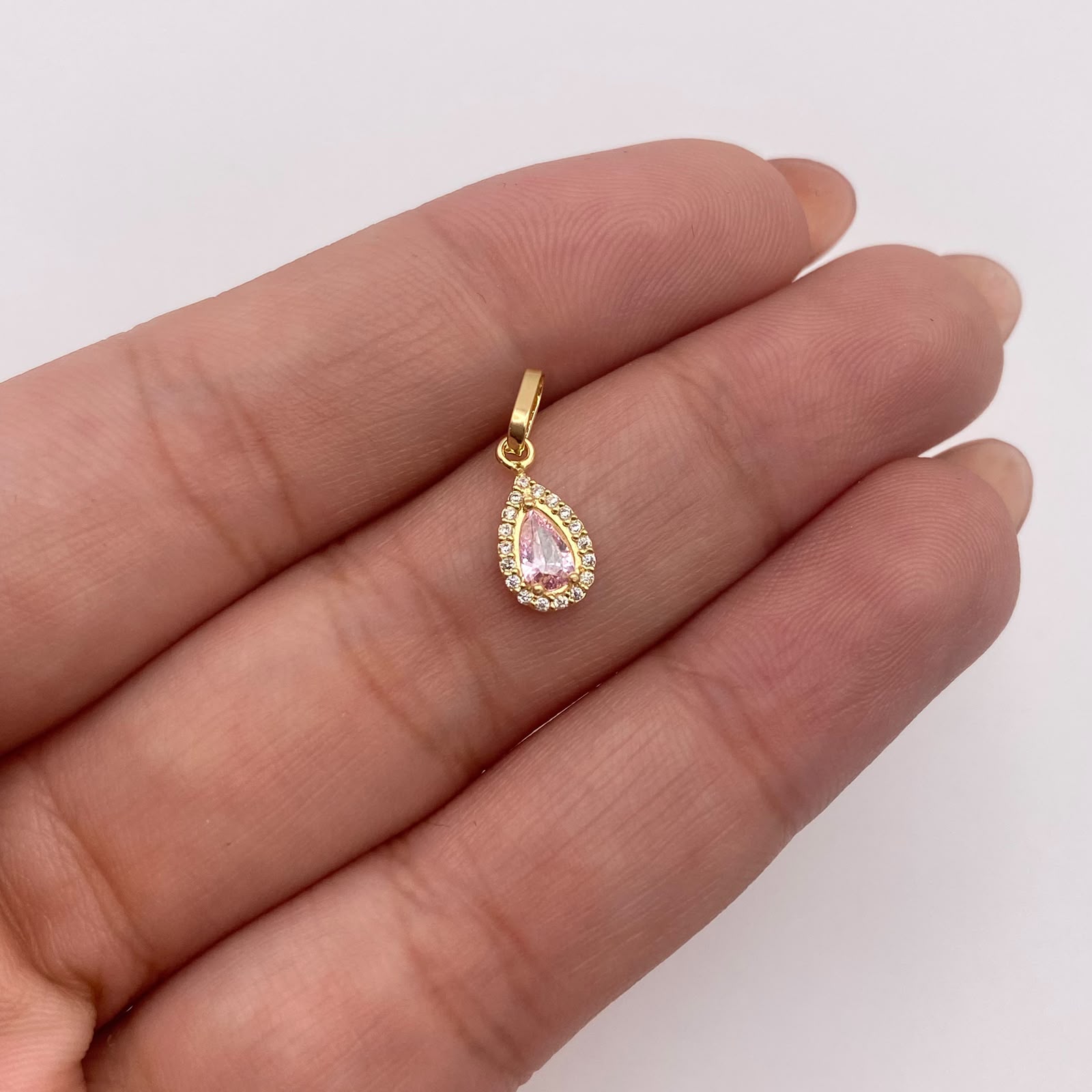Dije Gota circon rosa pastel y blancos Oro amarillo 18k 0,45 Gr / 5,5 mm / 1,5 Cm