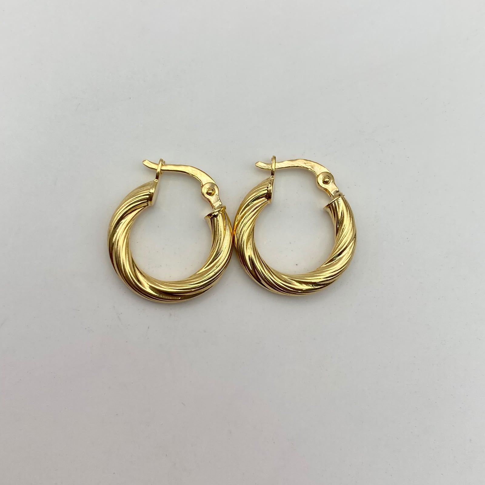 Candongas lineas tupidas Oro amarillo 1,5 Gr / 1,5 Cm