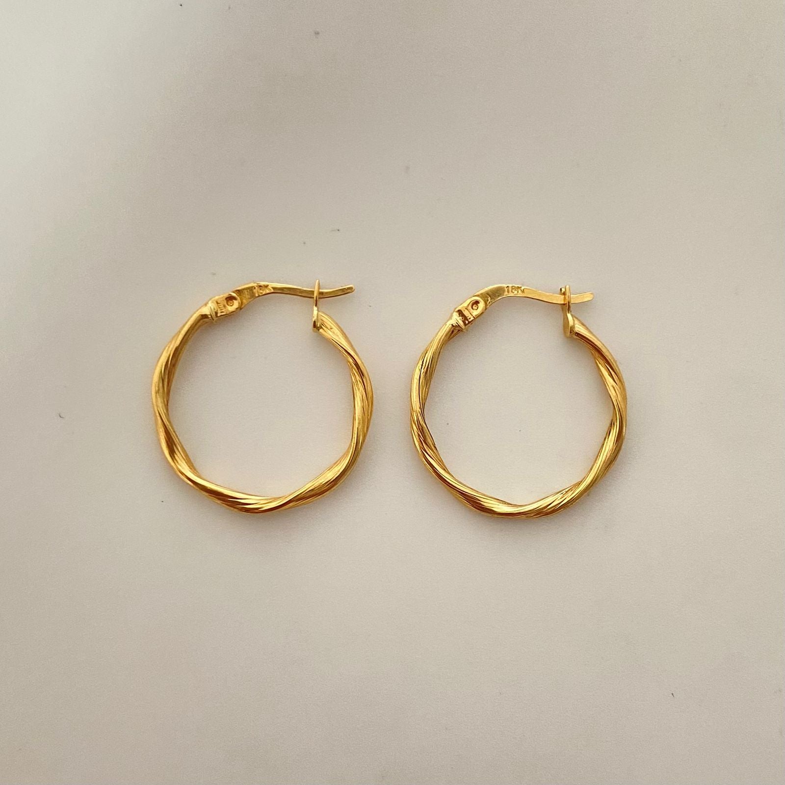 Candonga entorchada rayada Oro amarillo 18k 1,50 Gr / 2,4 Cm