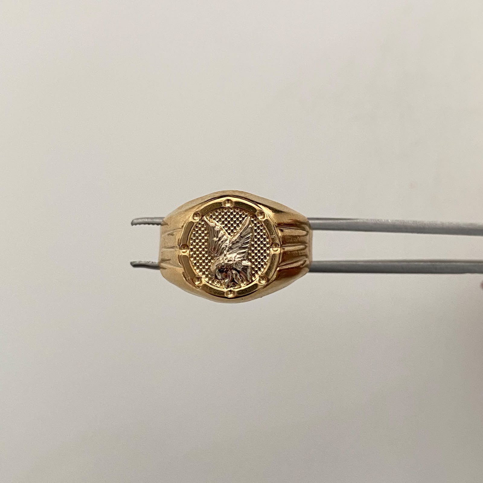 Anillo Aguila Oro amarillo y Oro blanco 18k / Talla 9 1/2 / 3 Gr / 4,3 mm